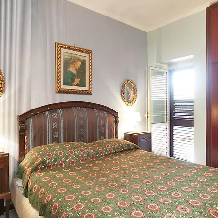 Cosy Holiday Home In Pompei With Garden Holiday home