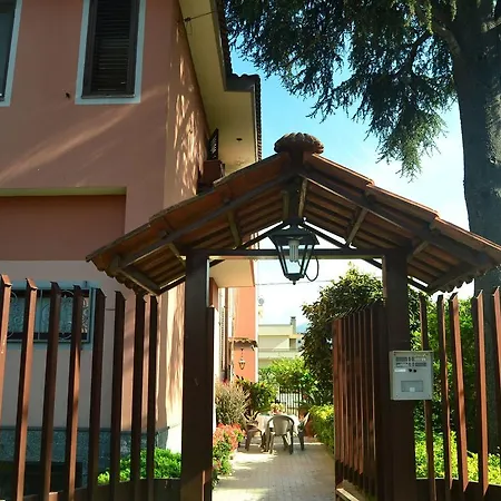 Cosy Holiday Home In Pompei With Garden * Pompei