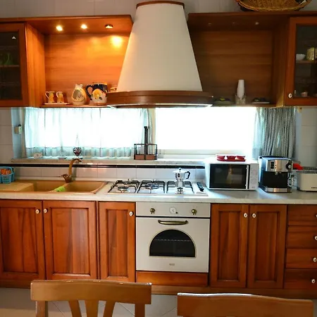 Cosy Holiday Home In Pompei With Garden Holiday home *