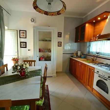 Cosy Holiday Home In Pompei With Garden *