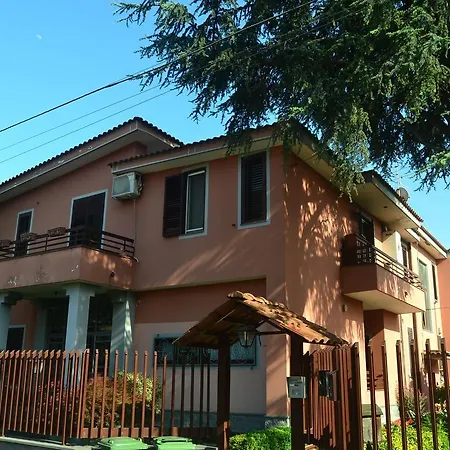Cosy Holiday Home In Pompei With Garden Holiday home