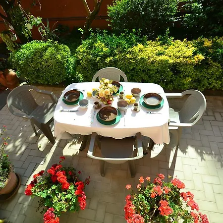 Cosy Holiday Home In Pompei With Garden Pompei